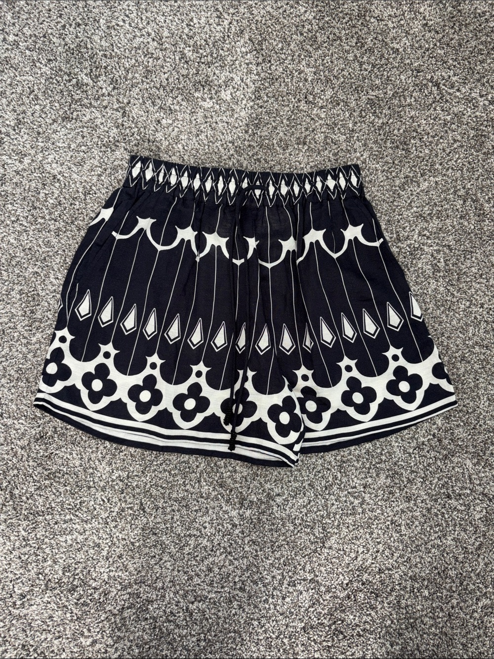 Scarlett Poppies Pam Shorts on Black/Cream NWT